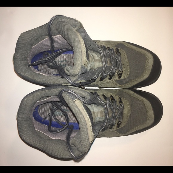 Vasque Hiking boots. Olive green. Size 9.5 - Picture 5 of 6